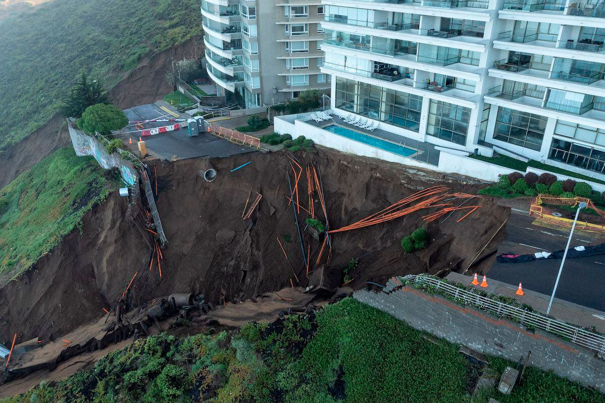 SOCAVONES EN VIÑA DEL MAR: EXTENSIÓN PROVOCÓ SATURACIÓN EN COLECTOR.